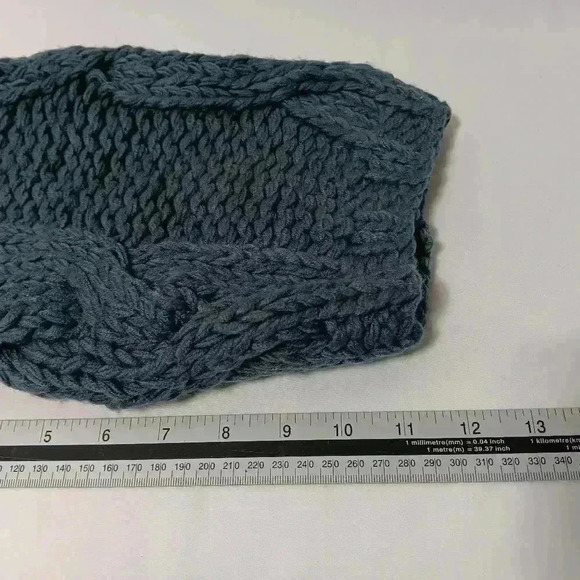 POL Chunky Cable Knit Relaxed Fit Crew neck Sweater. Ladies size S - Picture 4 of 9